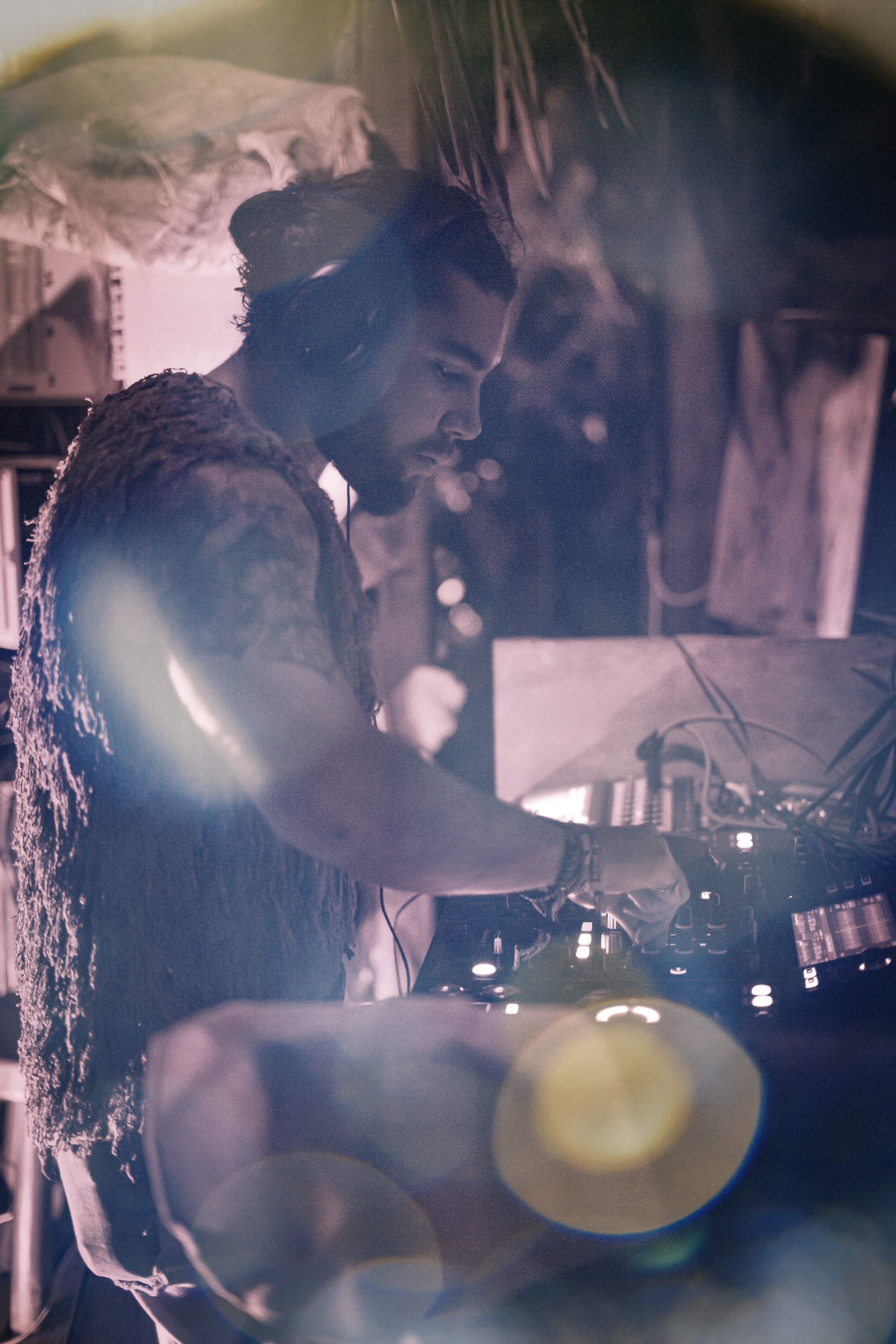 The Fifth Sun with Flores