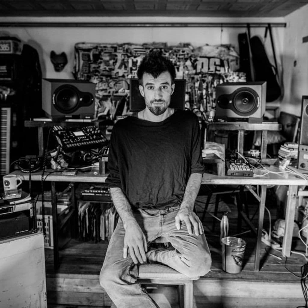 Ecuadorian Rhythms / Ponchito de Colores with Quixosis // 24-05-20