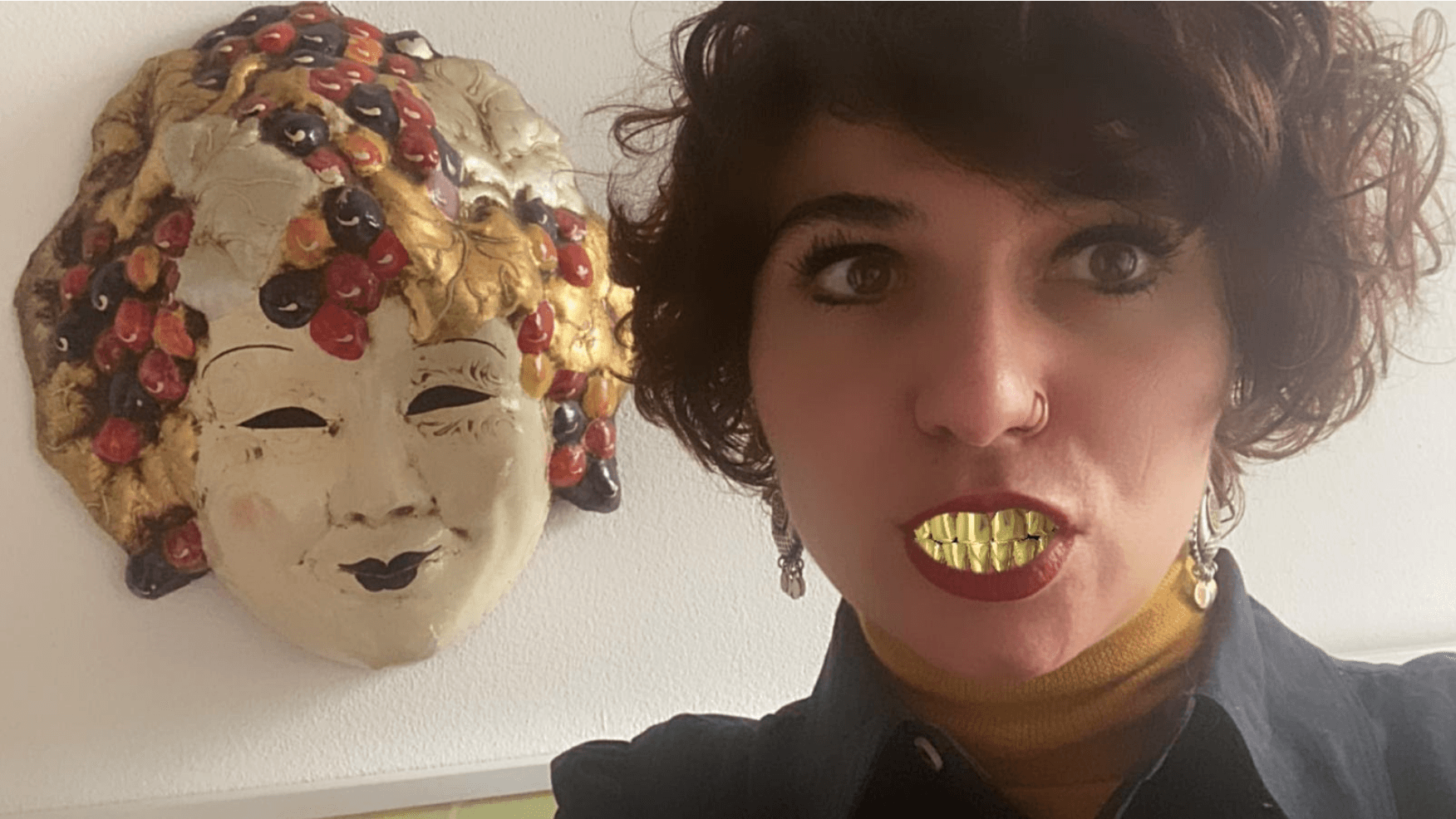 The Nelly Boum Show: GOLD TEETH
