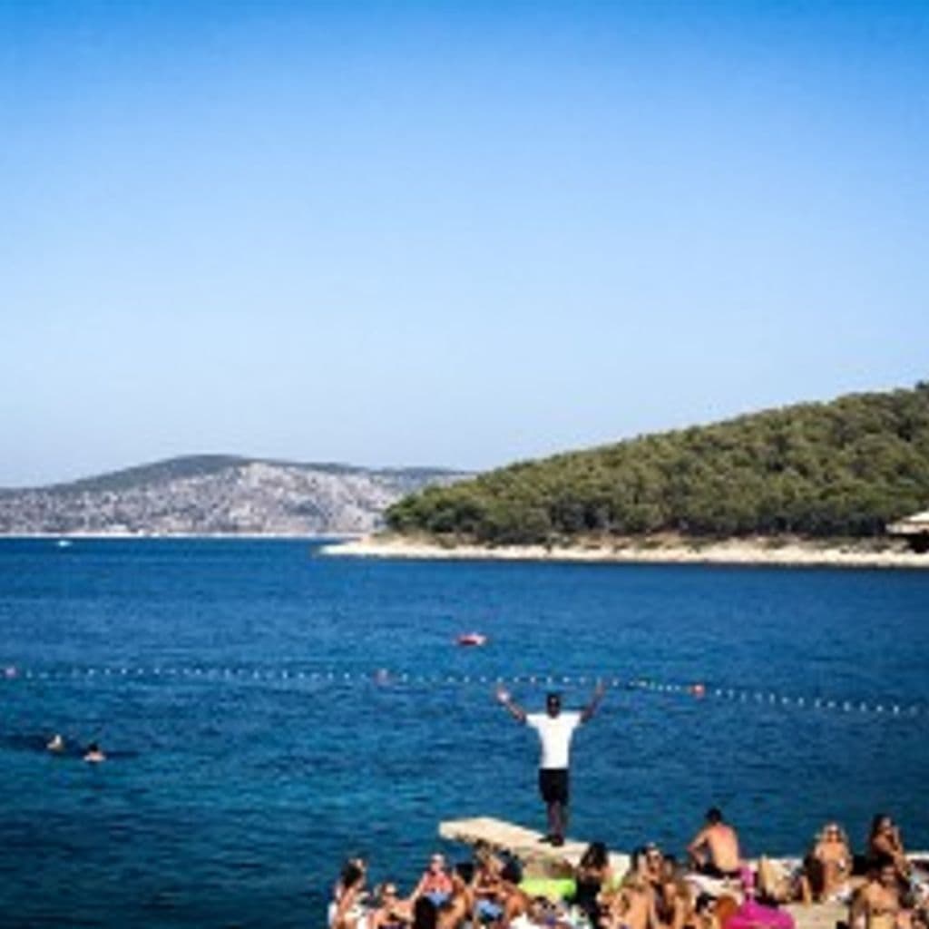 WW Obonjan: Thris Tian with Nubya Garcia & Andrew Whittaker (R&S Records)