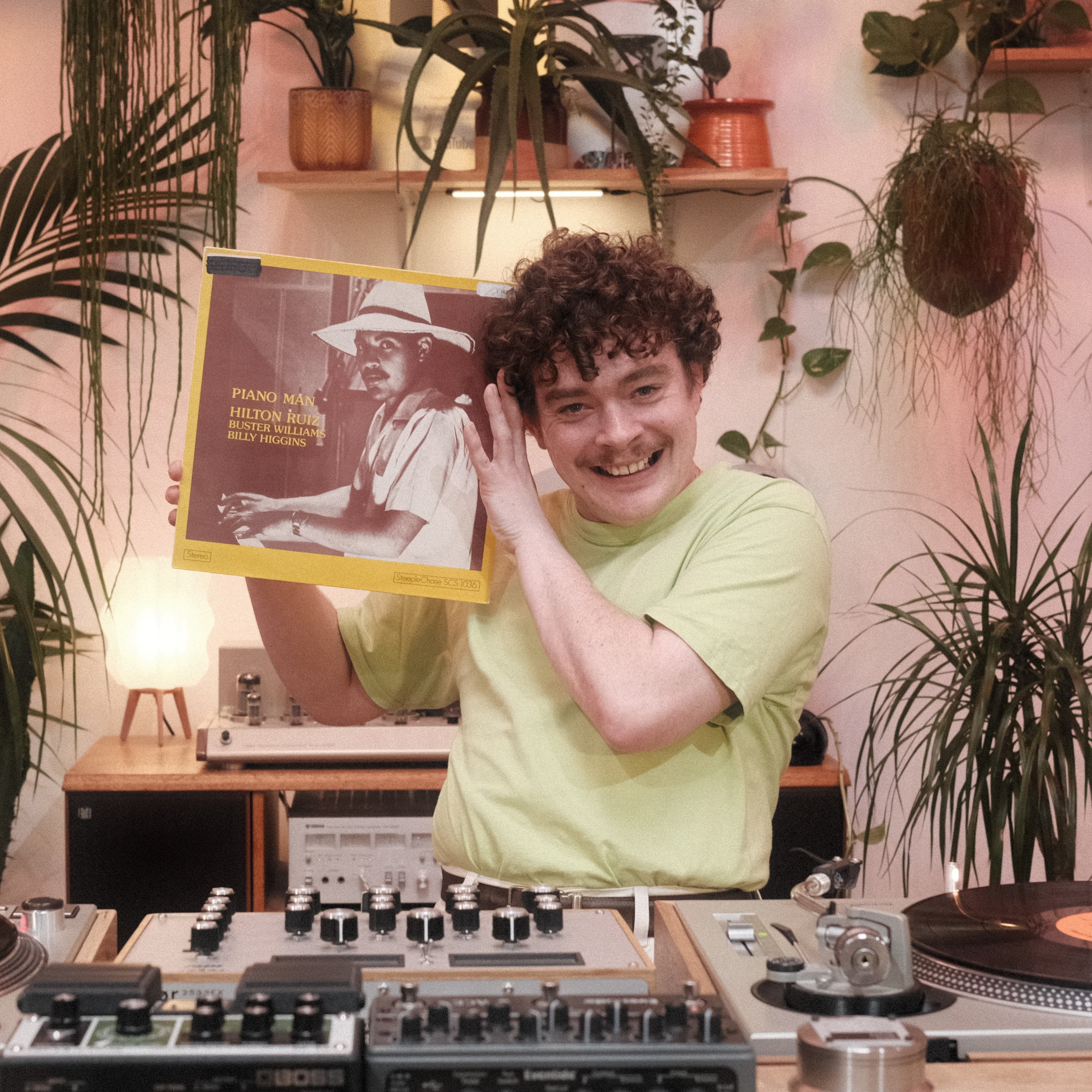 We Out Here Radio: Mondo Radio w/ Ashley Grimshaw