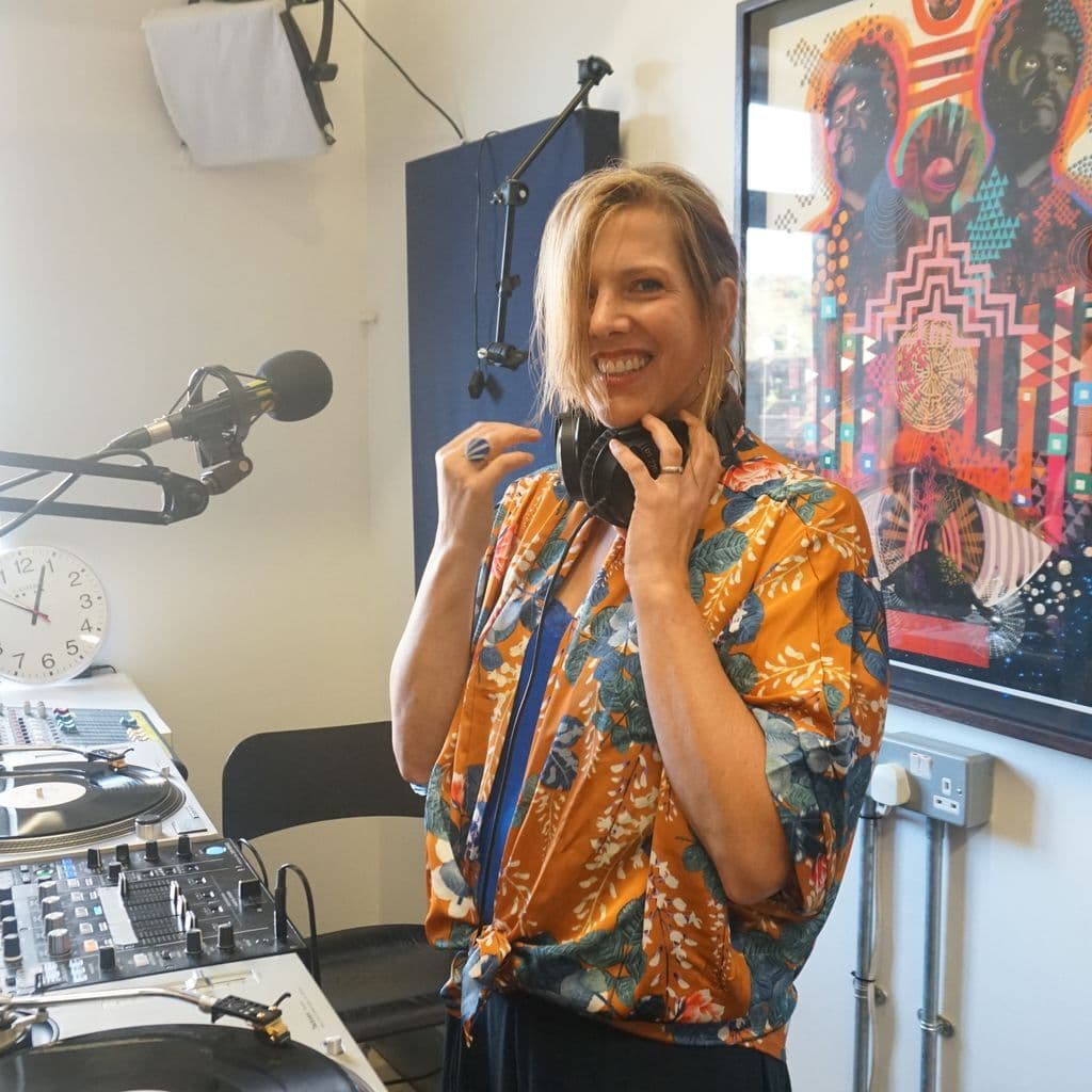 Cosmodelica: Colleen "Cosmo" Murphy // 04-10-19