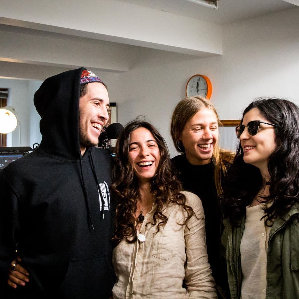 Winds and Skins with Ece, Donna and Debora with Tomas Station // 12/06/2017