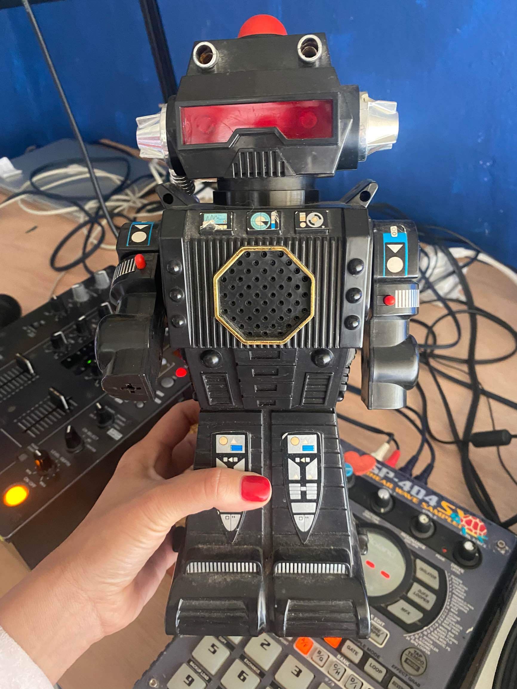 Breakfast Club Coco: MUSIC NON-STOP - ROBO POP