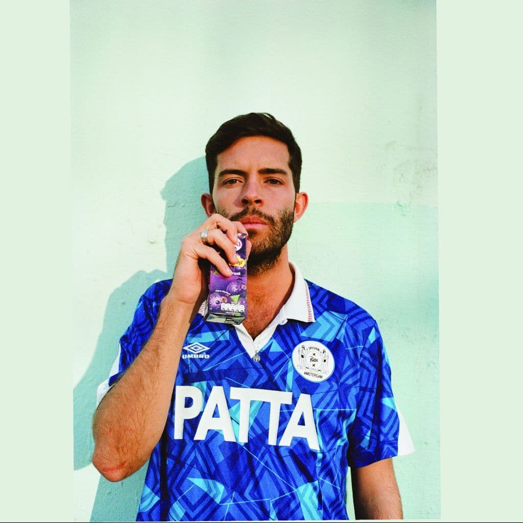 International Tribe: Catching Flies // 25-07-19