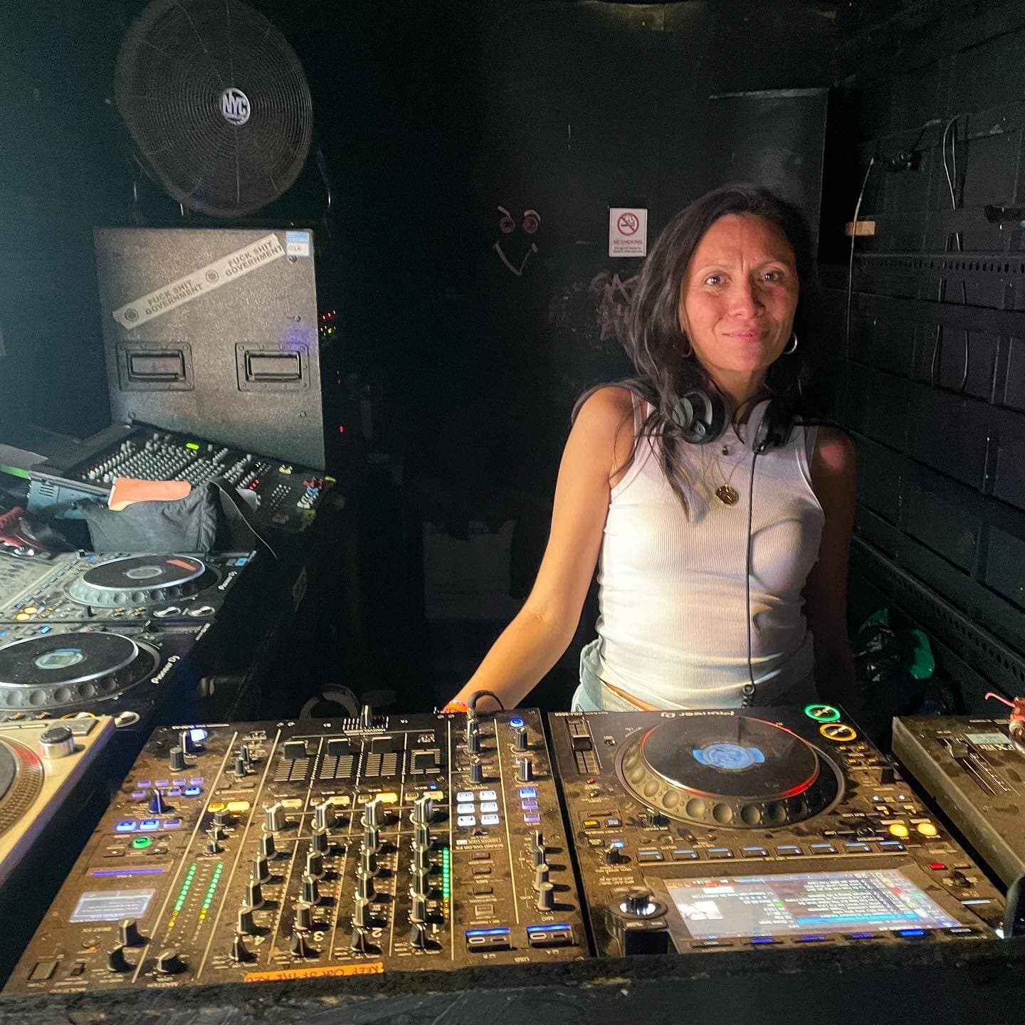 We Out Here Radio: 1BTN w/ Jen Dickinson