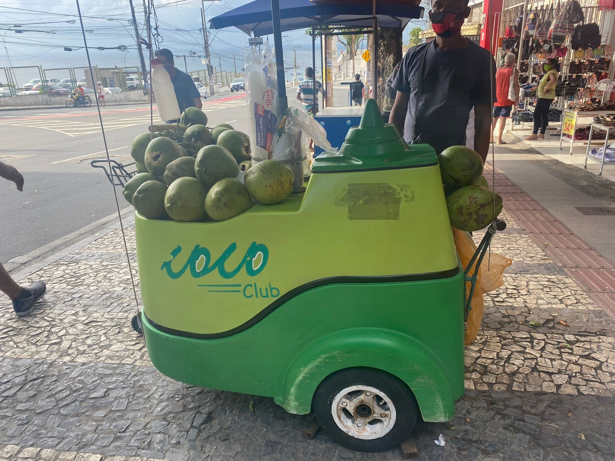 Breakfast Club Coco w/ Palo Santo Discos