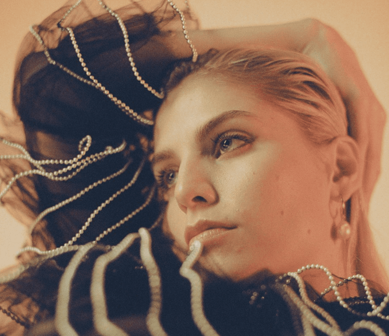 RALPH MOORE WITH HANNAH REID (LONDON GRAMMAR)