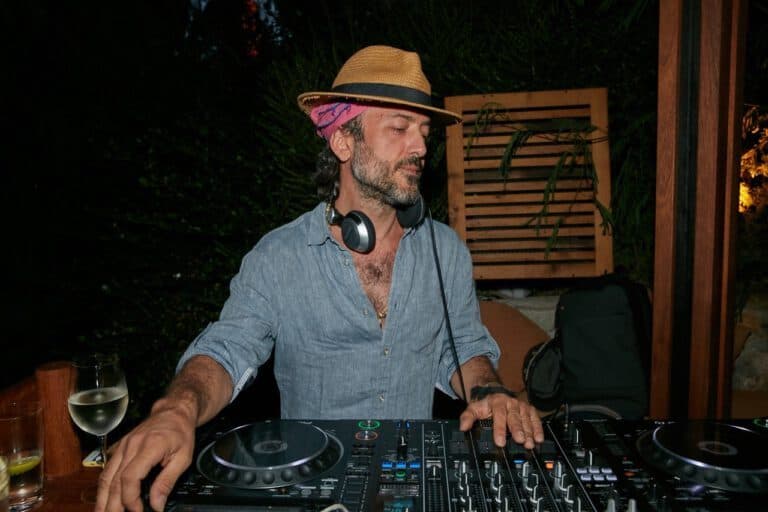 Hour of Light: Ahu w/ Baris K