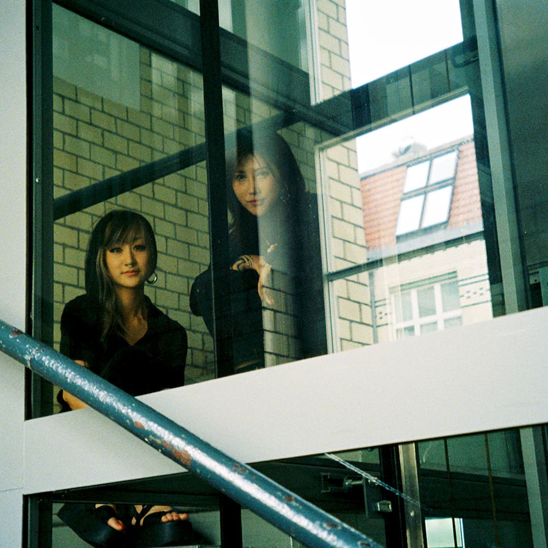 Near Momentary: Hinako Omori & Kloxii