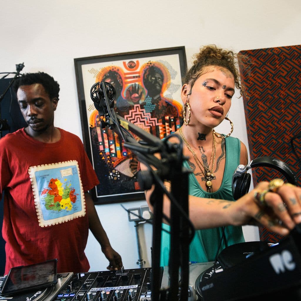 Global Roots Radio w/ Greentea Peng