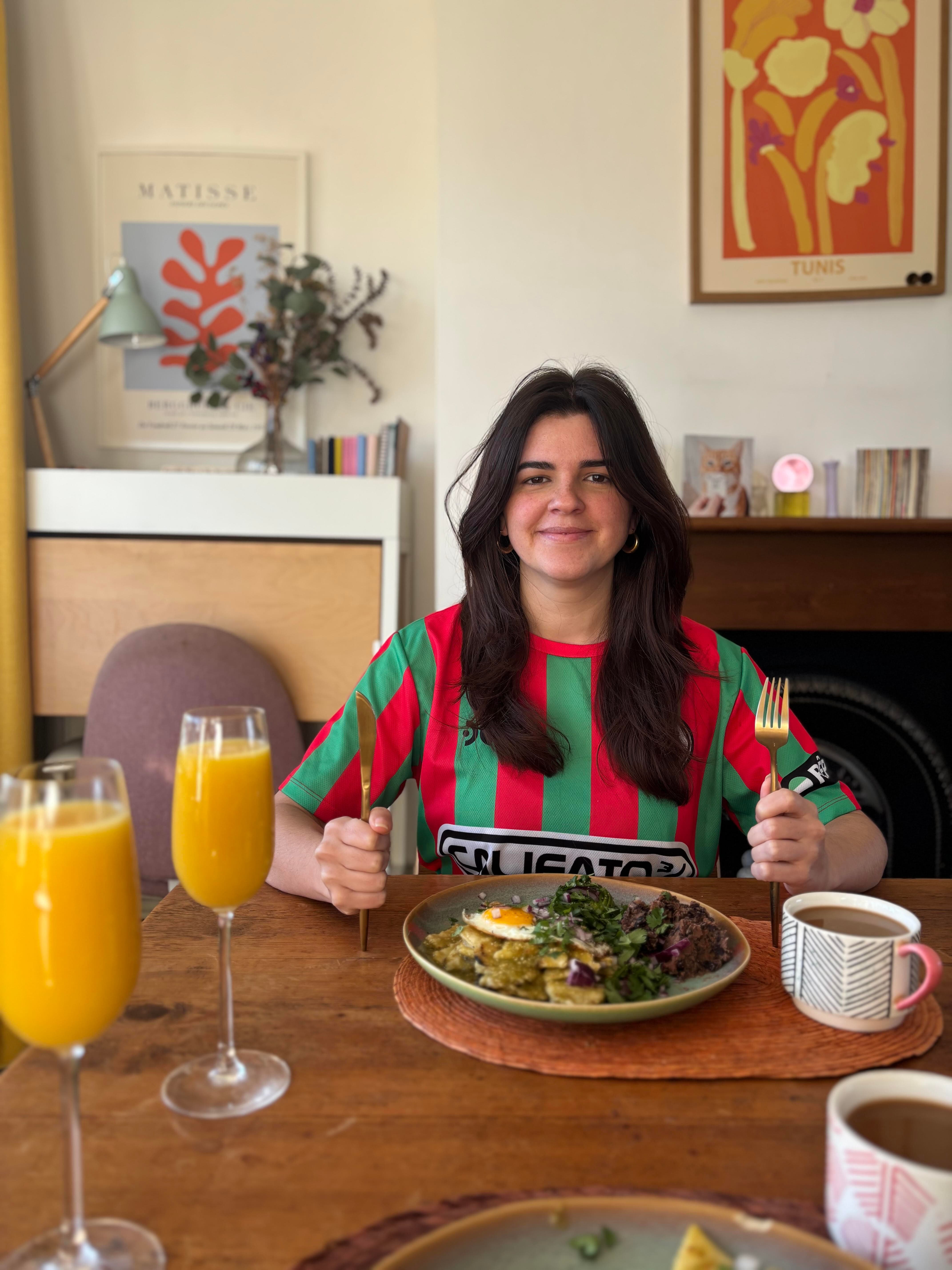 Worldwide Breakfast: Valentine Comar w/ Santa Leticia