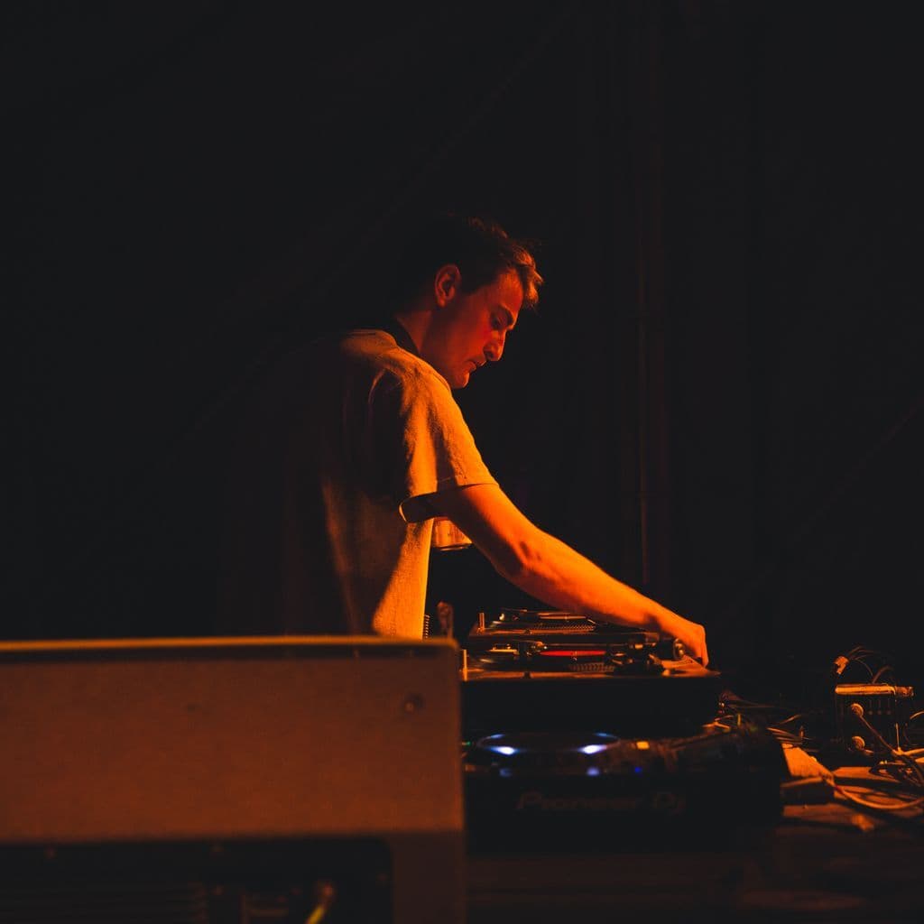 New Music Worldwide: Contours // 21-11-2017