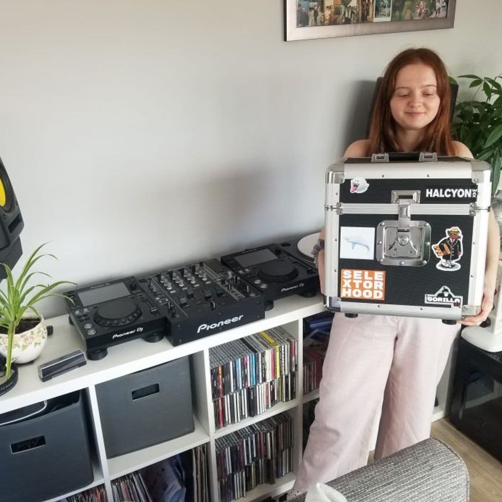 Universal Sanctuary: Tina Edwards with Shifting Spheres and Astigmatic Records // 20-02-21