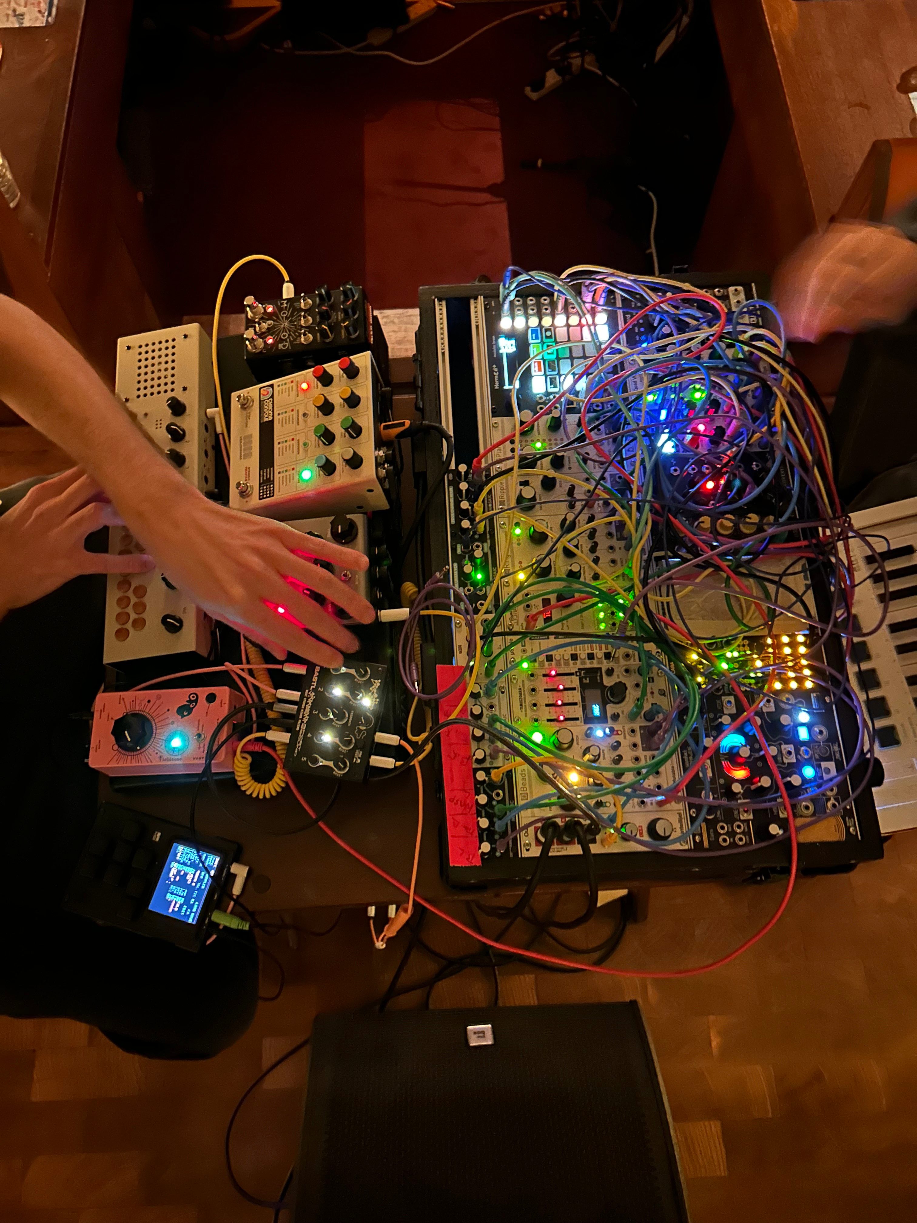 Worldwide Breakfast: Valentine Comar w/ Hector Plimmer & Nomieye (aka Rosie Turton)