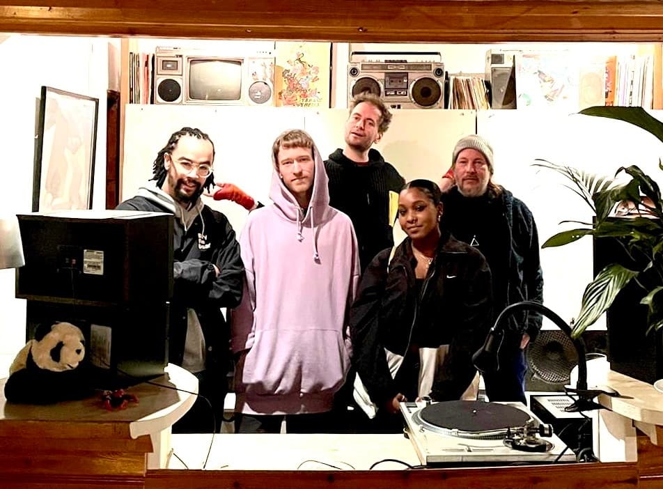 Realistic Behaviour with Alabaster DePlume