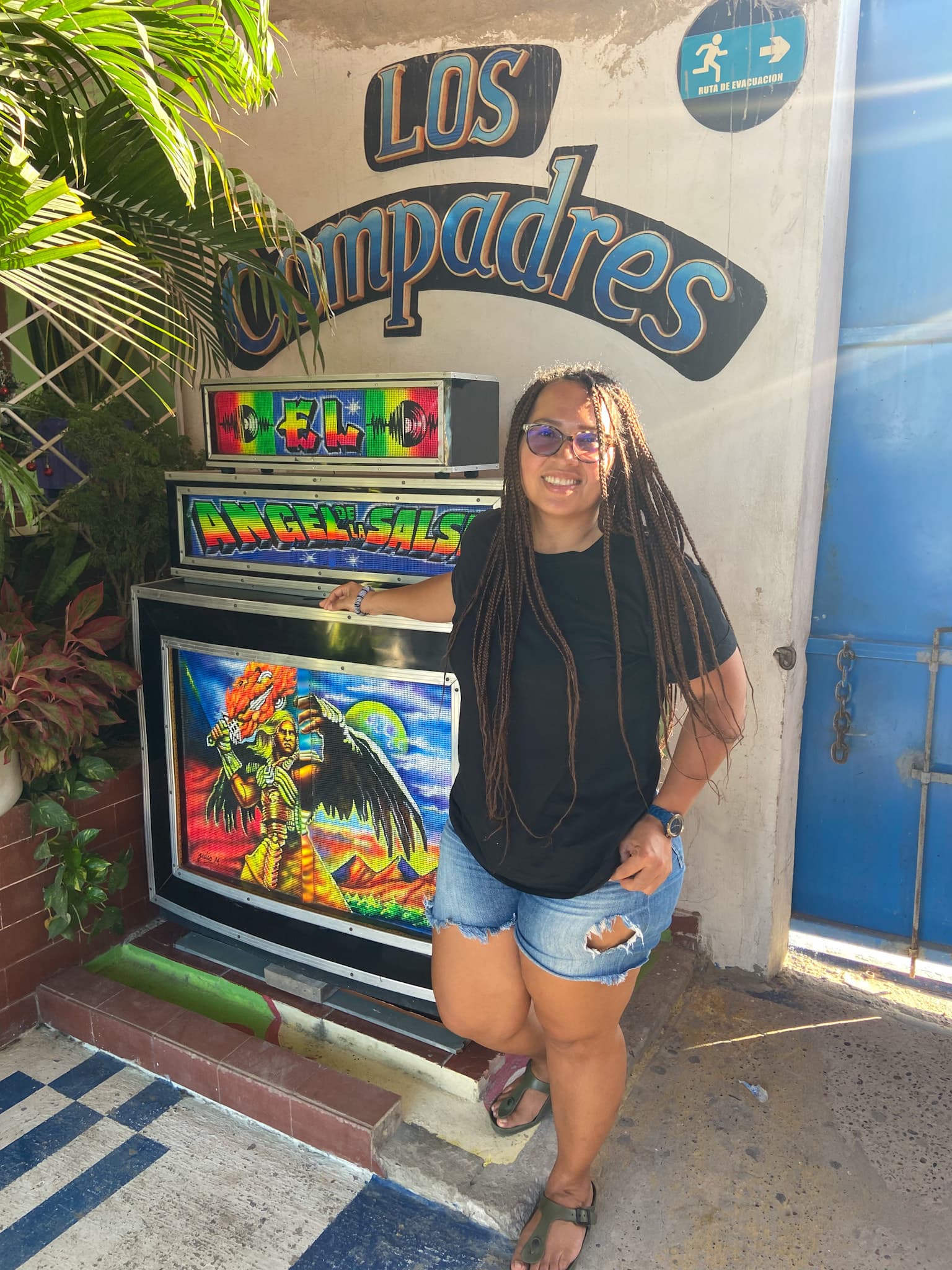 Picó: Edna Martinez with Ángel Barros and Edwar Zarache (Los Compadres)