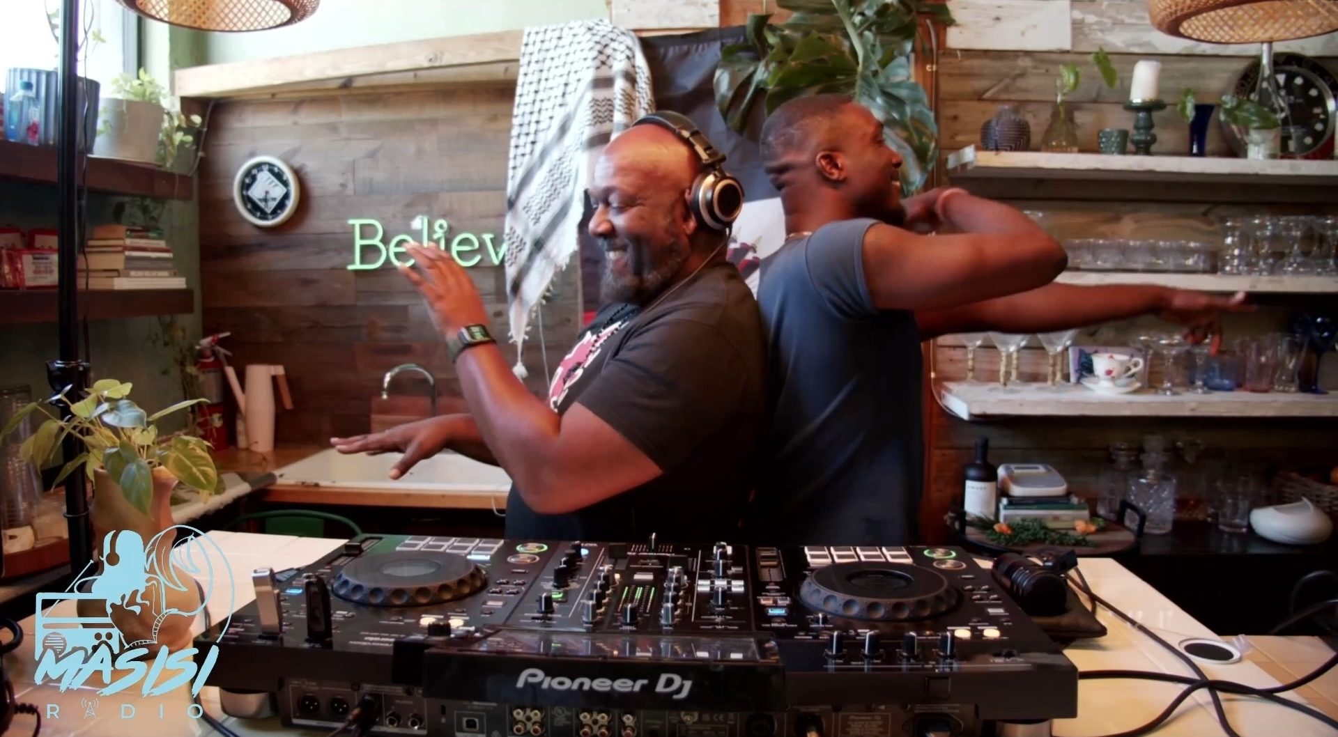 Masisi Radio: Michael Grant, Dennis Baker & Toni Shardai